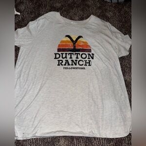 Maurices Light Gray Woman’s Short Sleeve Tee